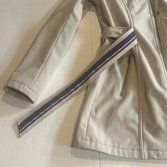 Tommy Hilfiger belted soft shell Beige Jacket with Striped Belt zipper front - Picture 6 of 11